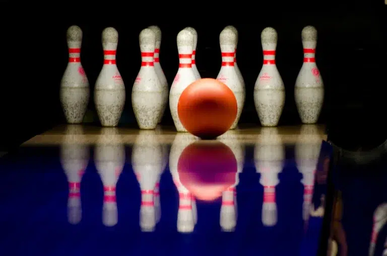 Combien y a-t-il de quilles sur une piste de bowling ? bowling